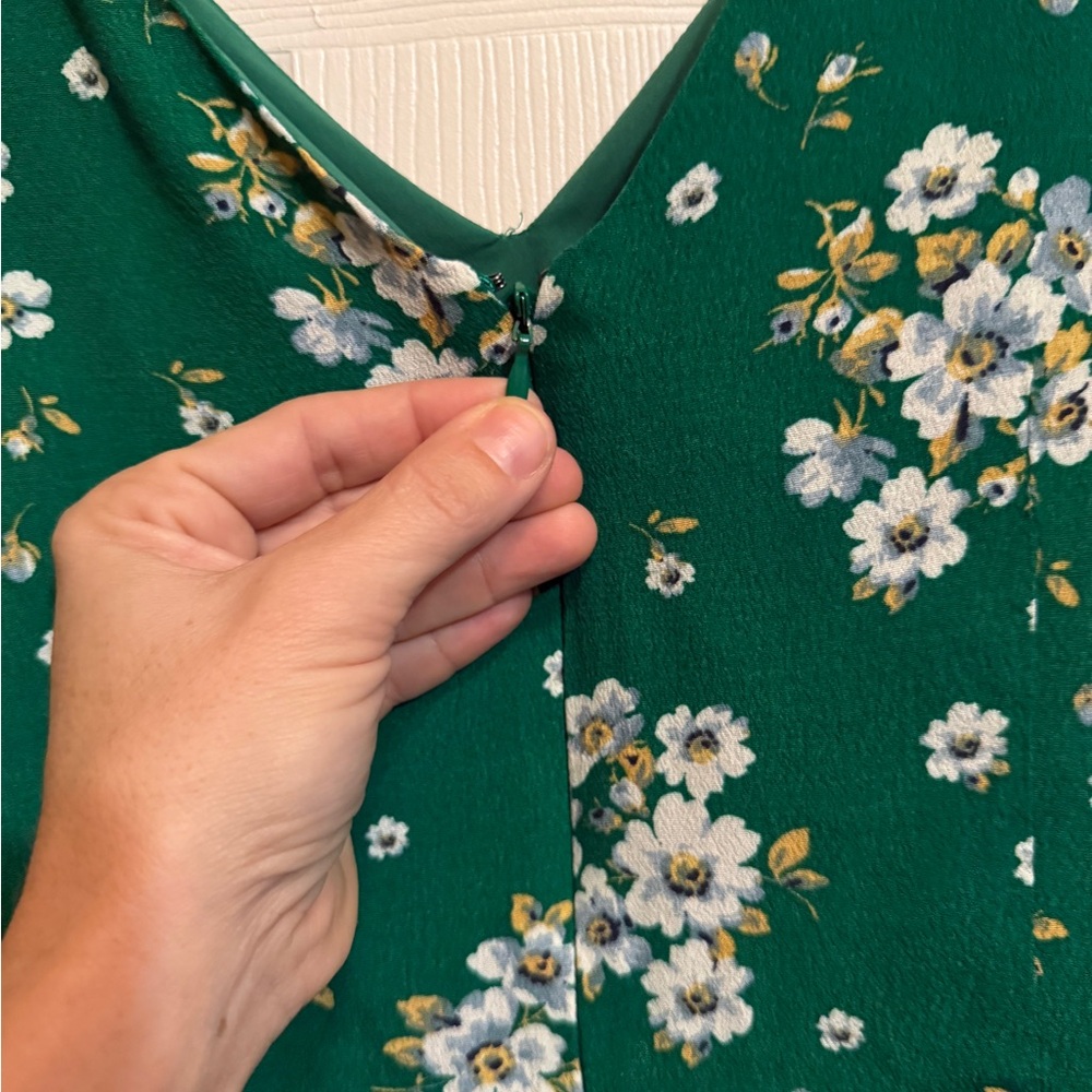 LOFT Emerald Floral Romper - Picture 5 of 9